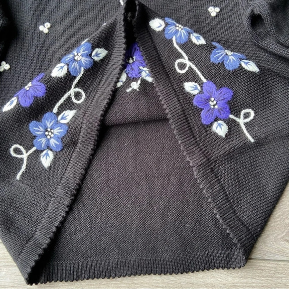 Vintage Alia Floral Embroidery Grandmacore  Sweater - Picture 10 of 16